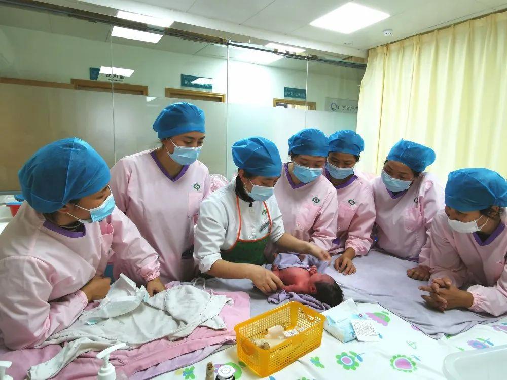 新民市妇婴监护型护送